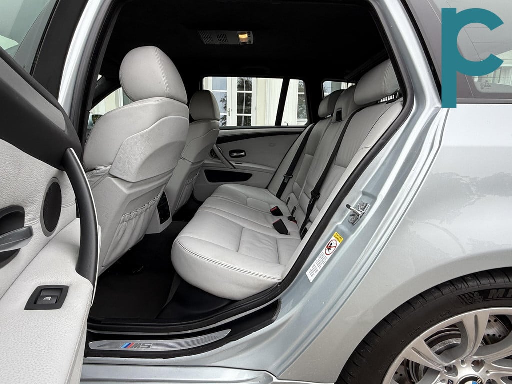 BMW M5 5-serie Touring Volleder l toptstaat l onderhoud l Silverstone II int + ext