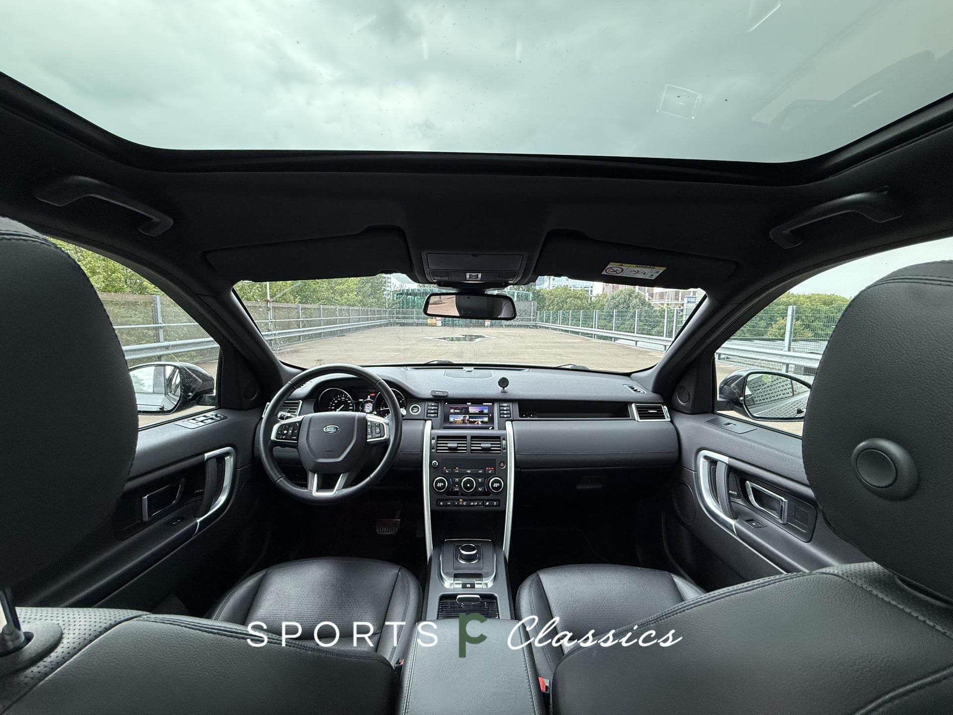 Land Rover Discovery Sport 2.0 TD4 Urban Series SE Dynamic Camera Panoramadak Leder