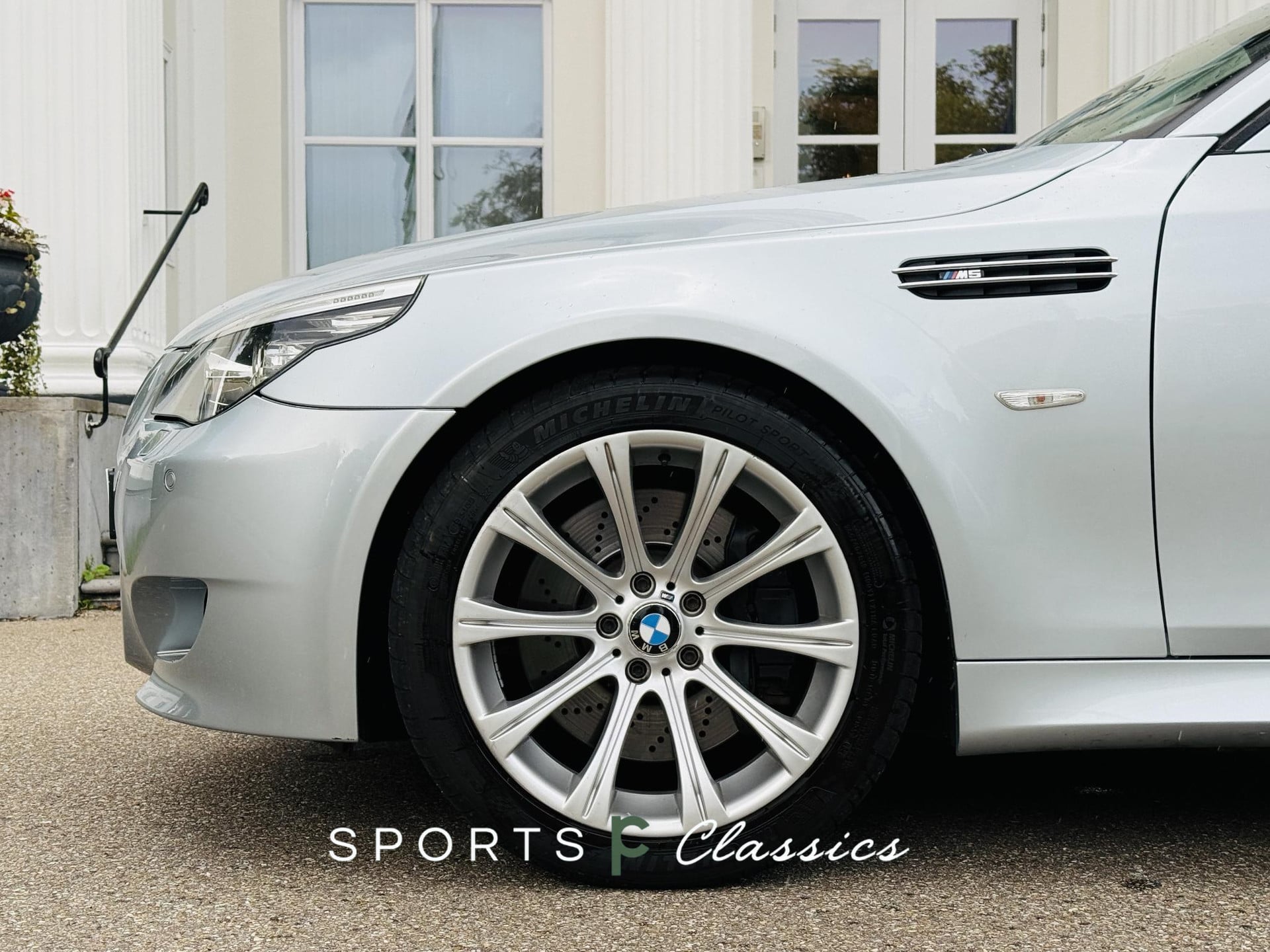 BMW M5 5-serie Touring Volleder l Softclose l Origineel l l Silverstone II int + ext