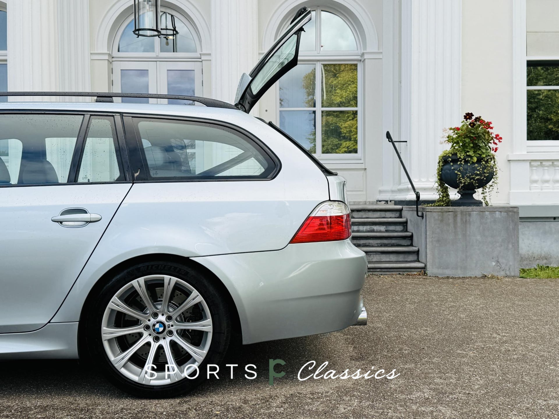 BMW M5 5-serie Touring Volleder l Softclose l Origineel l l Silverstone II int + ext