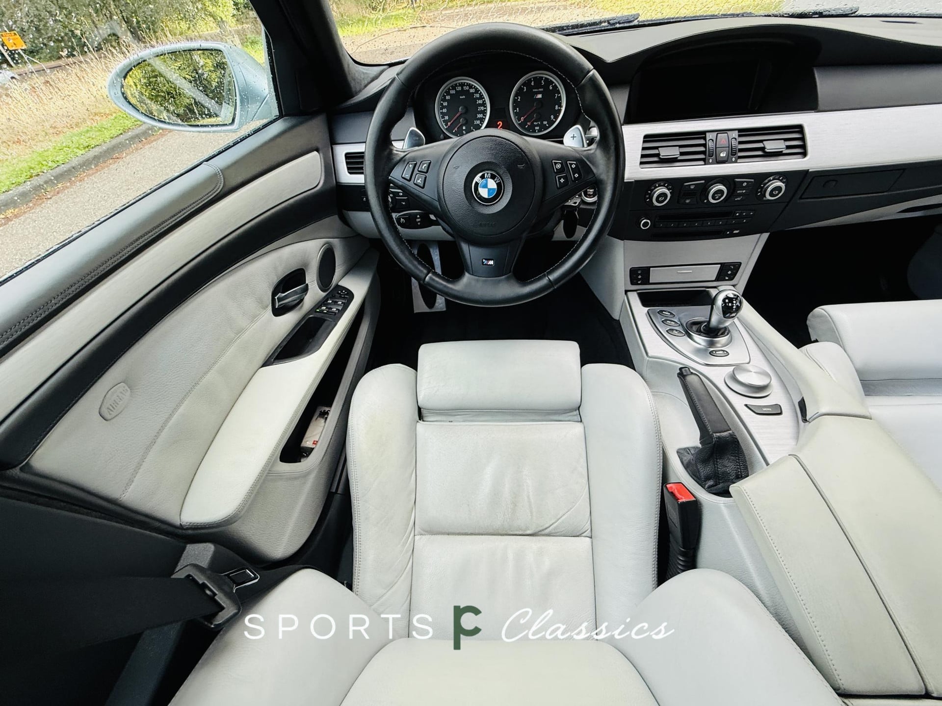 BMW M5 5-serie Touring Volleder l Softclose l Origineel l l Silverstone II int + ext