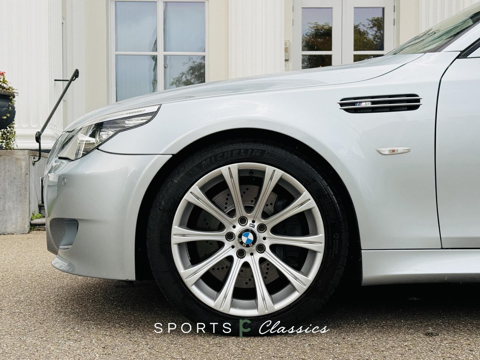 BMW M5 5-serie Touring Volleder l Softclose l Origineel l l Silverstone II int + ext
